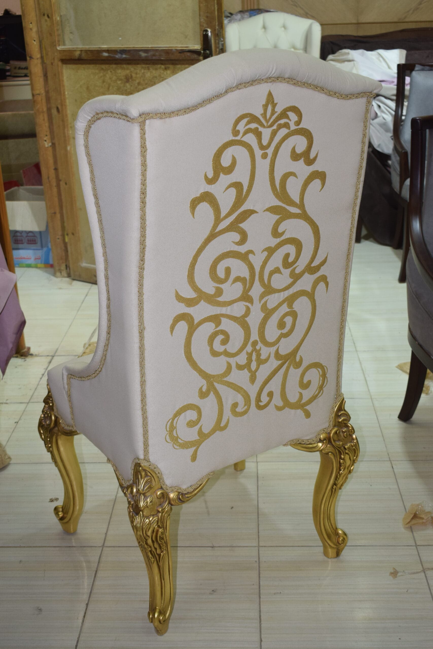 طاولة طعام كلاسيكي - Image 4